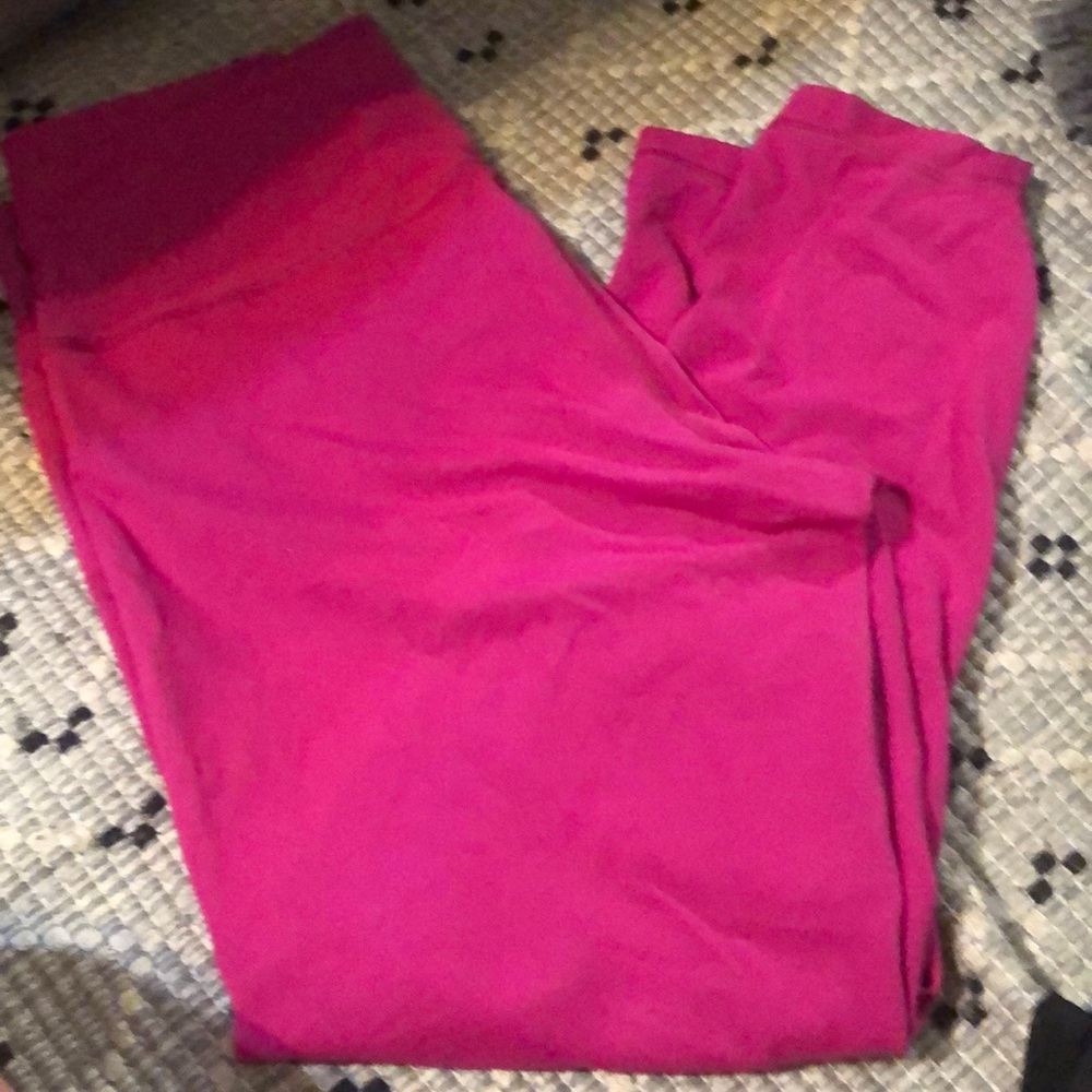 Pink lulu lemon crop pants size 16